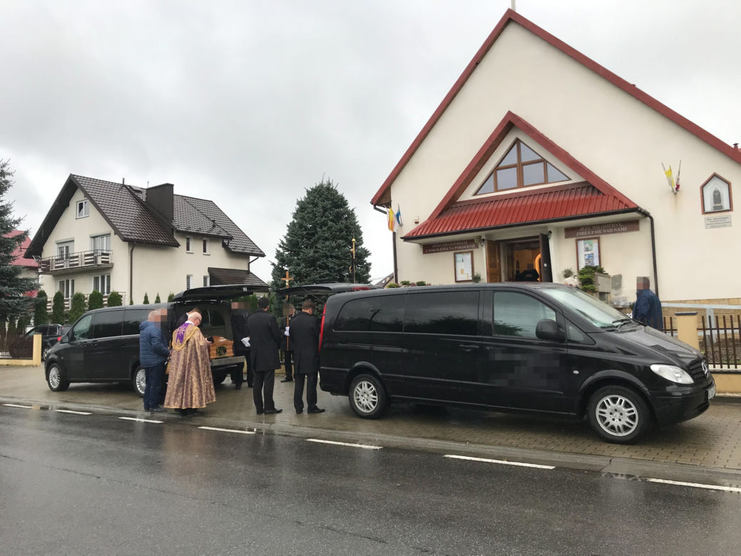 Pogrzeb Haliny A. i jej syna Karola A.