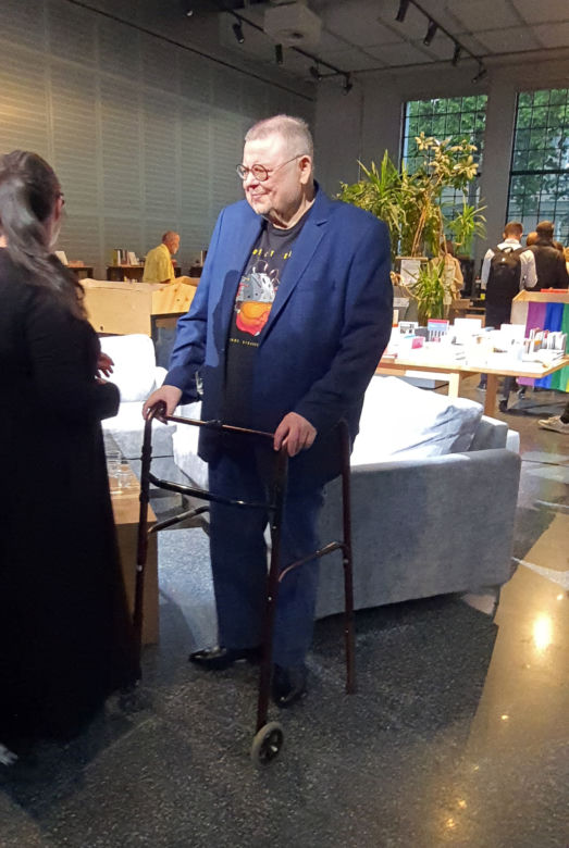 Wojciech Mann nie może sam chodzić