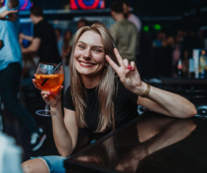 Pomarańcza Katowice bawi się na całego po lockdownie. Oto zdjęcia z imprezy Tomorrow Never Comes [ZDJĘCIA]