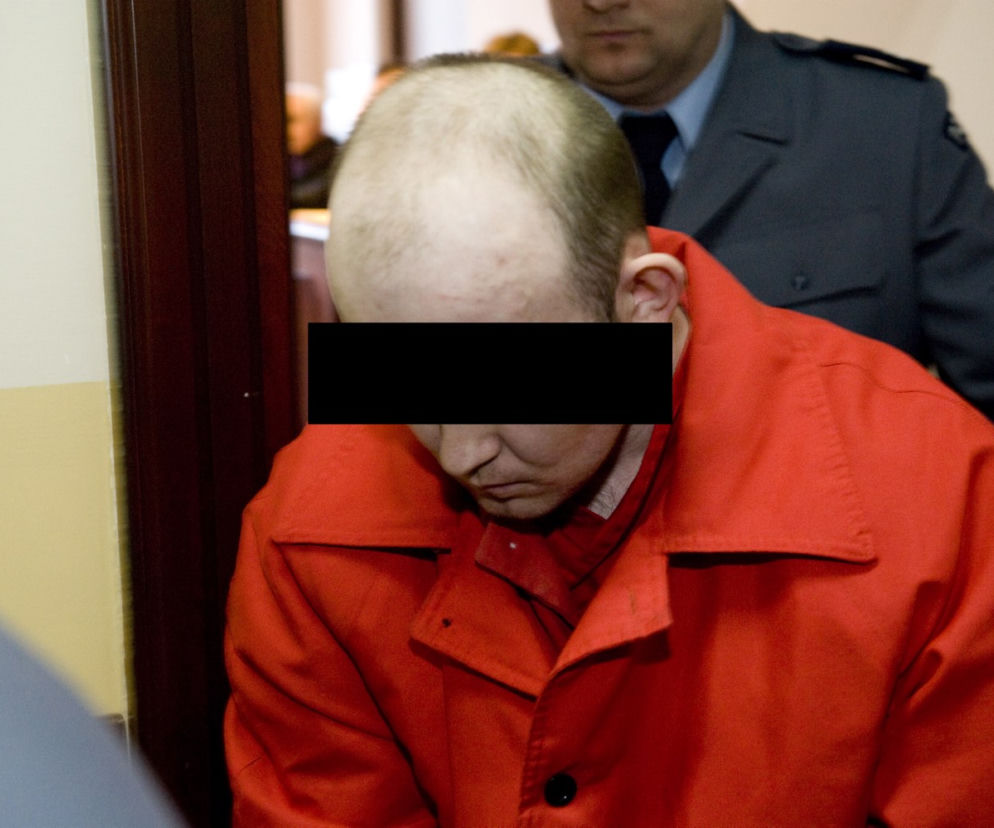 Kazałem się jej rozebrać i zrobiłem to z nią. Zadawałem ciosy nożem. Nie chciałem zabić