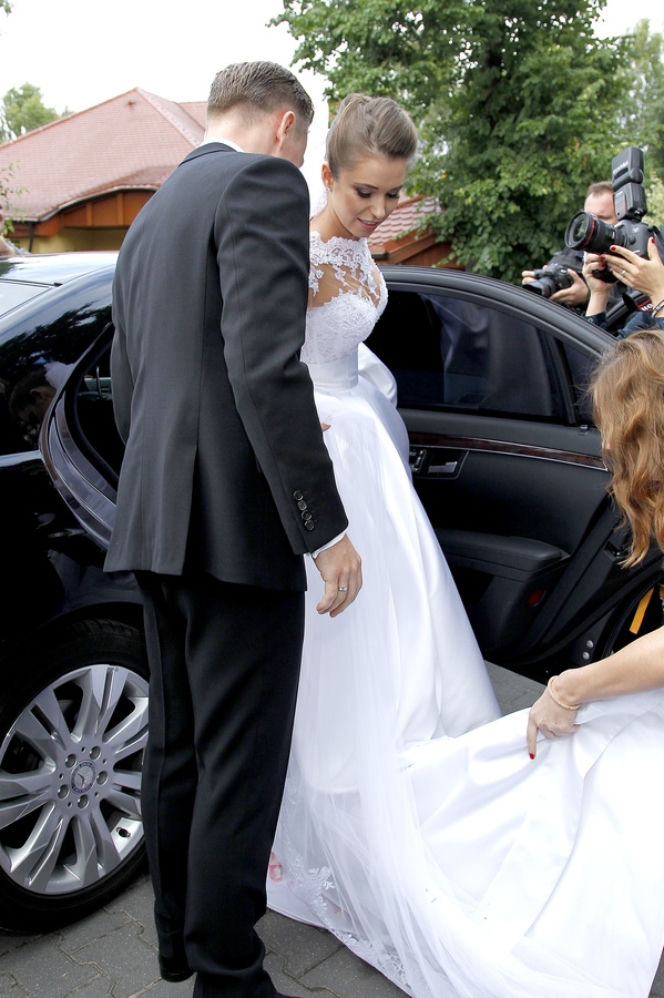 Kuba Wesołowski i Agnieszka Szczurek pojechali do ślubu Mercedesem Klasy S