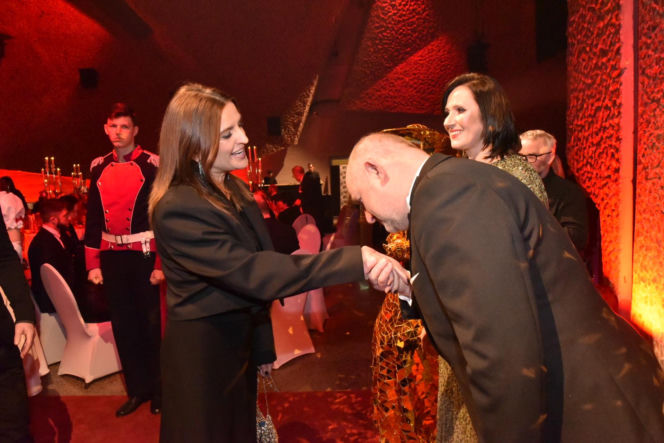 XIV Marszałkowski Bal Dobroczynny w CKK Jordanki. Zdjęcia ze środka. Efektowne kreacje VIP-ów