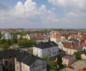 W tym mieście w województwie łódzkim znajduje się środek Polski. Arabski geograf nazwał je Nowymgrodem