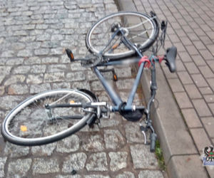 Rowerzysta potrącony na przejeździe rowerowym