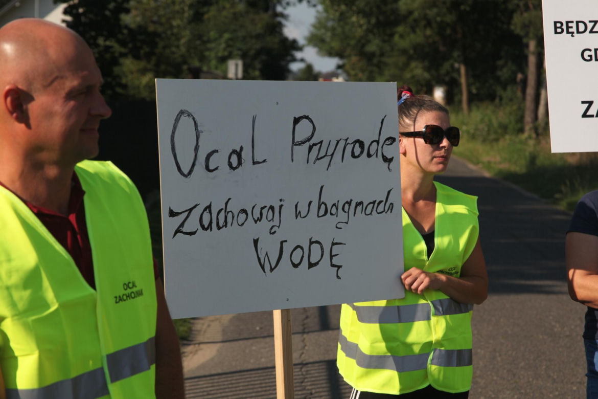 Wściekli mieszkańcy chcą zablokować budowę autostrady. "Łapy precz od naszych bagien!"