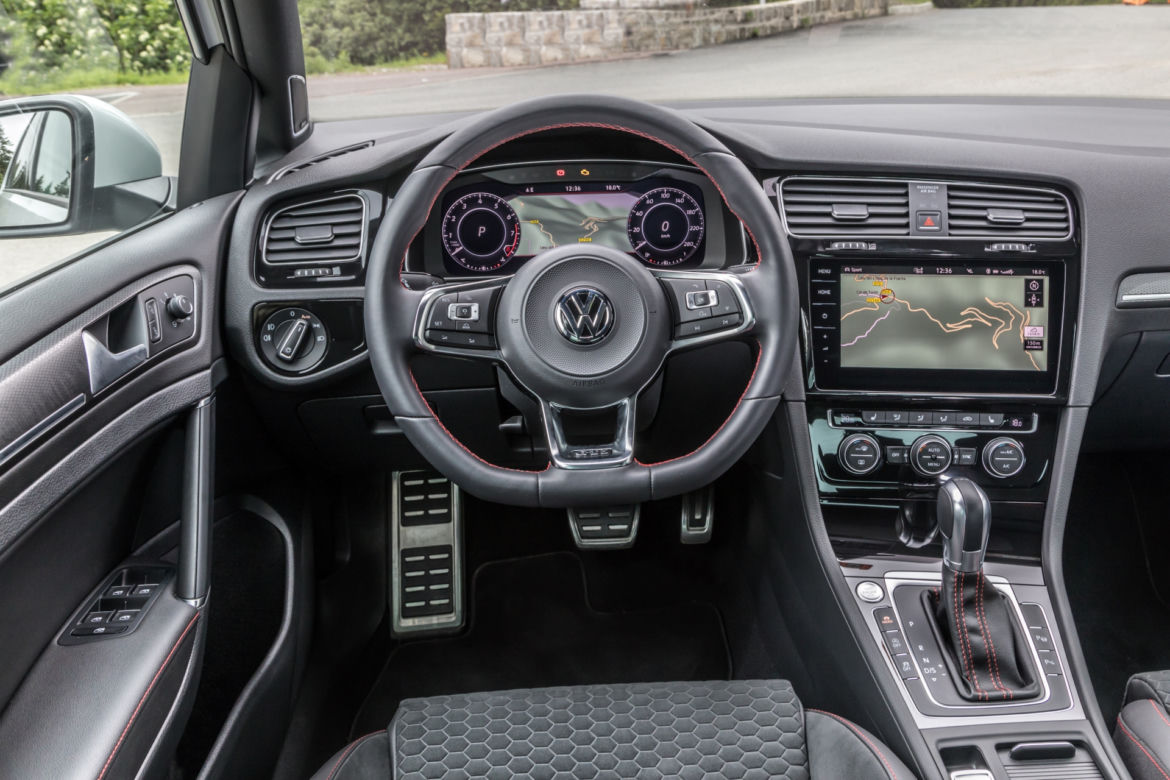 Volkswagen Golf GTI 2.0 TSI 245 KM