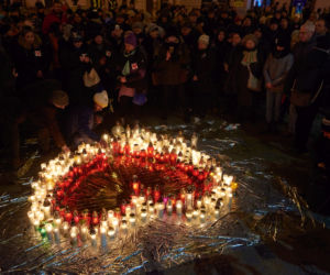 „Największe serce świata” także w Lublinie. Kilkaset osób przed ratuszem