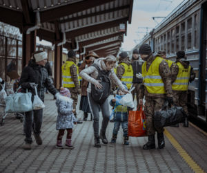 Terytorialsi pomagają uchodźcom nie tylko na granicy. Niosą pomoc na różnych frontach [ZDJĘCIA]  