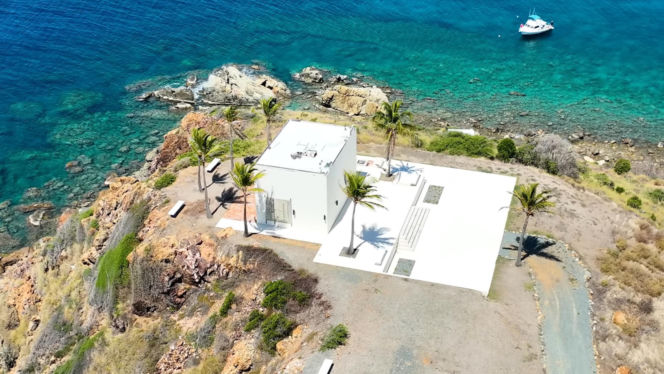 Tajemnicza świątynia na wyspie Epsteina. Co tam się dzialo?