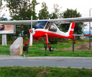 Samolot PZL-104 Wilga stanął przy drodze w Jasionce