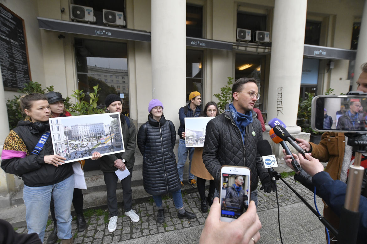 Zamkną plac Zbawiciela? Działacze chcą zrobić z ronda deptak