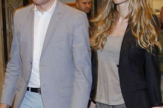 PIOTR ADAMCZYK, KATE ROZZ