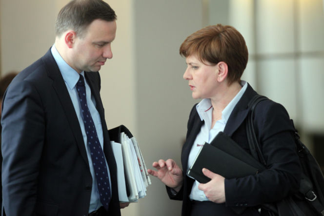 Prezydent Andrzej Duda i premier Beata Szydło stali się twarzami powrotu PiS do władzy w 2015 roku