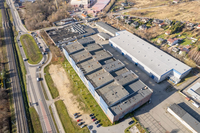 Biurowiec i magazyny wystawione na sprzedaż przez skarbówkę w Częstochowie. Kupisz je za "drobniaki"