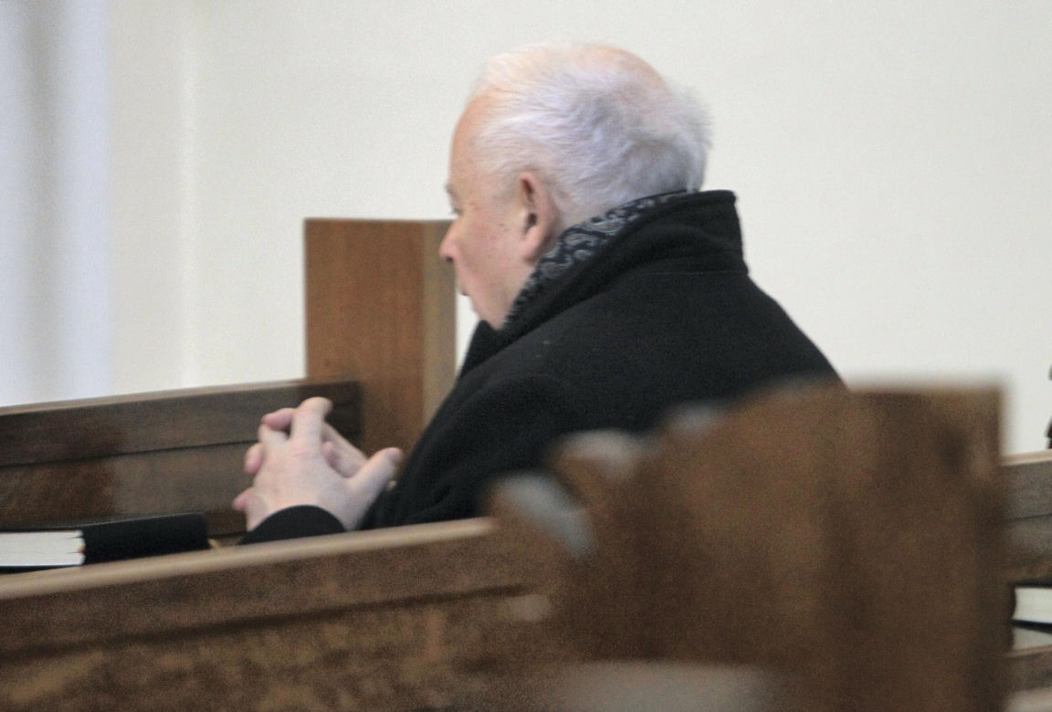 Kaczyński pojechał w święta na cmentarz