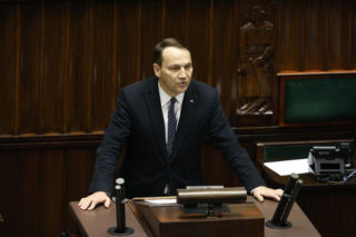 Radosław Sikorski o wojnie w Ukrainie. Rosja ulega osłabieniu