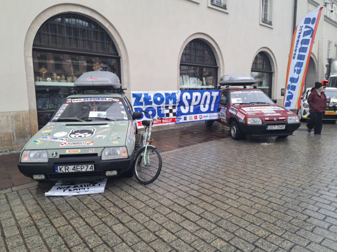 34. finał WOŚP w Krakowie. Legendarne pojazdy ZŁOMBOL na Małym Rynku