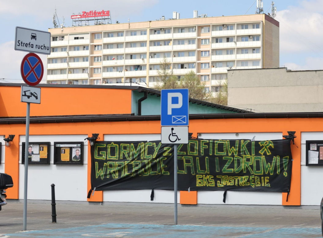 Wstrząs w kopalni Zofiówka. Ratownicy szukają górników