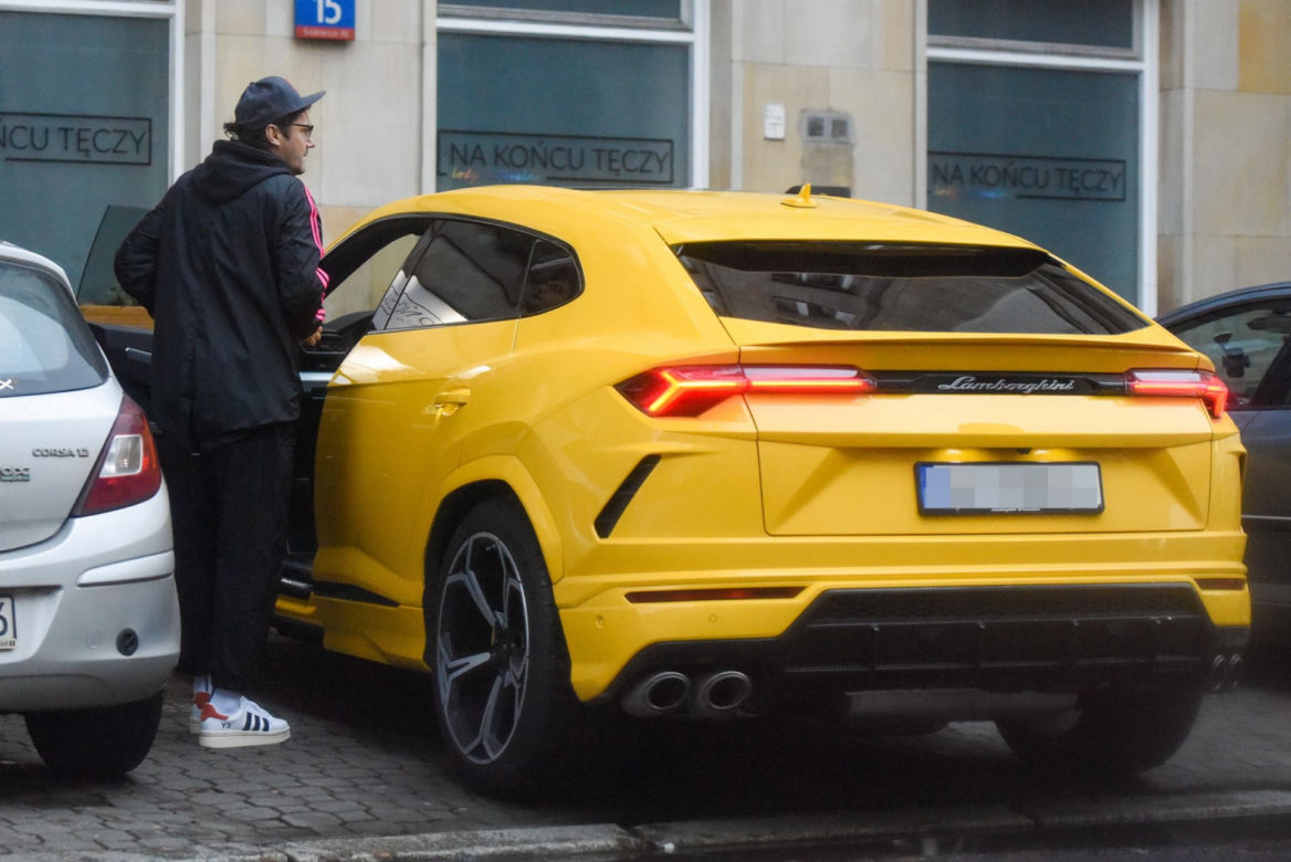 Kuba Wojewódzki w drogim Lamborghini