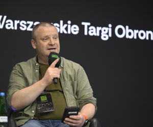 Warszawskie Targi Obronne. Scena Biała. Fake newsy. Czy można z nimi wygrać