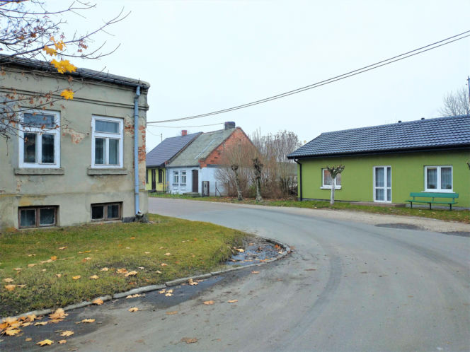 To miasto ma jeden najpiękniejszych ratuszy w województwie łódzkim. Jeszcze niedawno było wsią