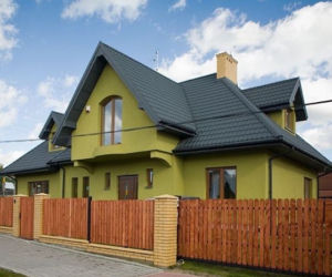 Kolory ścian domu. Elewacje czerwone, niebieskie, żółte... (zdjęcia)