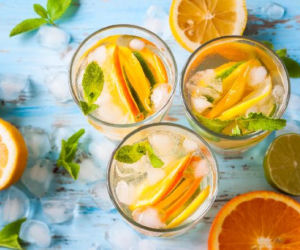 Lemoniada cytrusowa - przepis na lemoniadę z cytryn, limonek i pomarańczy