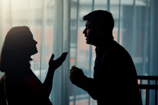 Częste kłótnie w ciąży? Winne mogą być nie tylko jej hormony