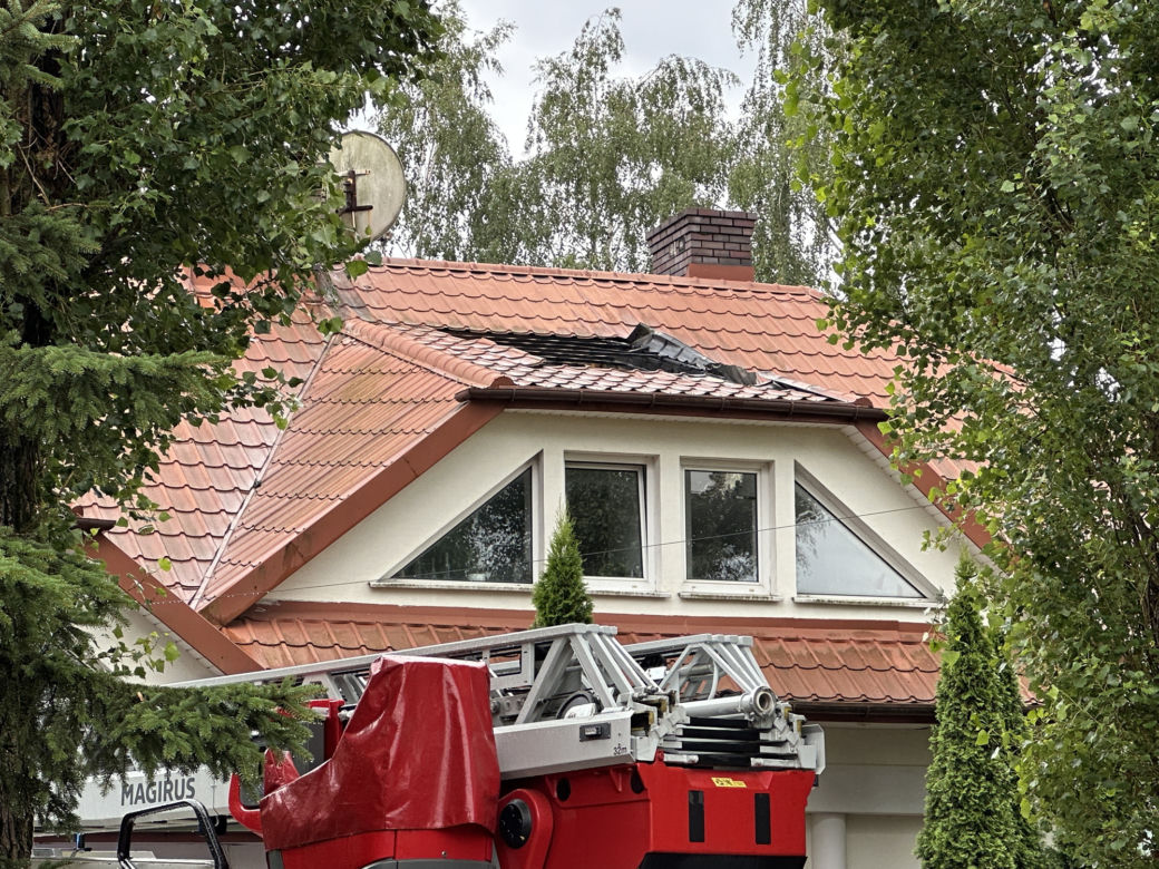 Piorun uderzył w dach przedszkola! W środku były dzieci