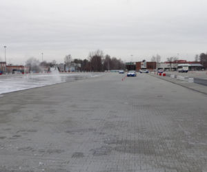 Na drogach ślisko. Jest więcej wypadków. Jak temu zapobiec?