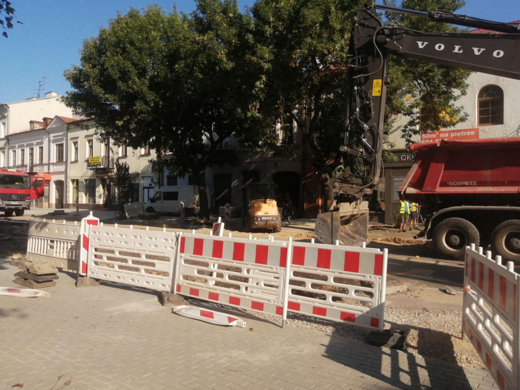 Remont ul. Piłsudskiego w Siedlcach, natrafiono na ciekawe znalezisko
