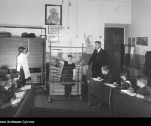 Lekcja matematyki. Lata 1919-1939
