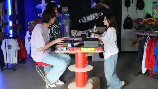 Barwy szczęścia, odc. 3288. Ewa (Gabriela Ziembicka), Romeo (Jacek Tyszkiewicz)