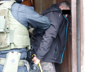 Łódź. Zamaskowany napastnik wszedł do kantoru na Górnej i zaczął strzelać
