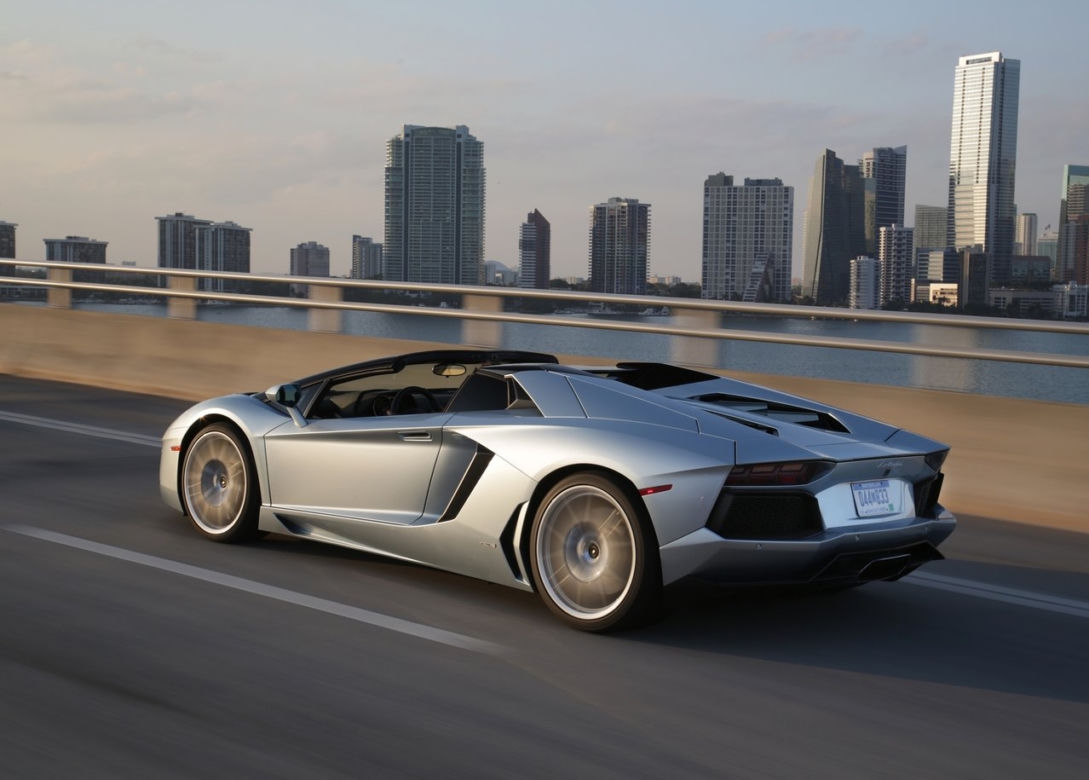 Lamborghini Aventador LP700-4 Roadster