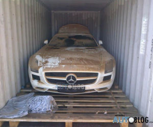 Mercedes SLS AMG utopiony w morzu