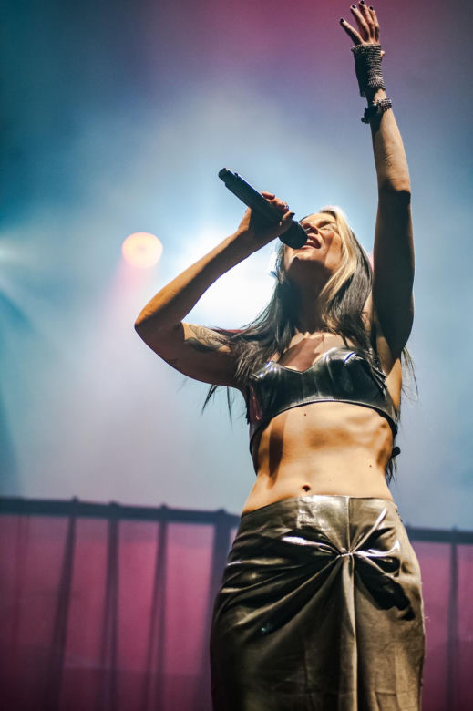 Misternie zaplanowane wizualne widowisko – Epica, Amaranthe i Charlotte Wessels zagrali w Warszawie [RELACJA]