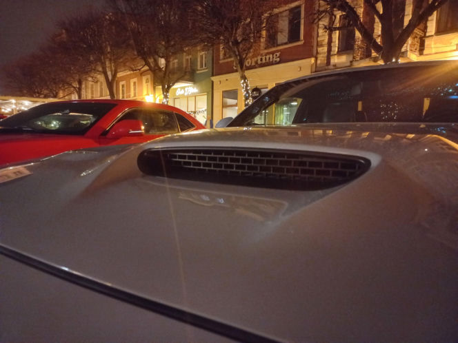 Świąteczny Zlot Amerykańskich Samochodów na Rynku w Lesznie