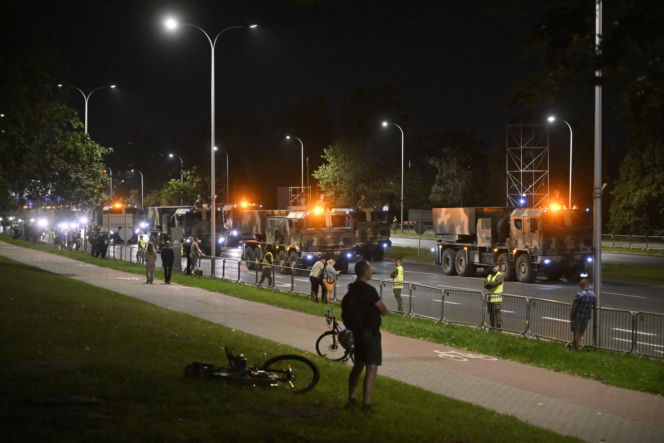 Nocna próba defilady wojskowej w Warszawie