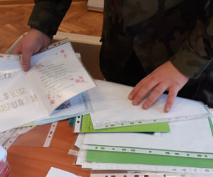 Kartki dla obrońców granic wyruszyły [GALERIA]