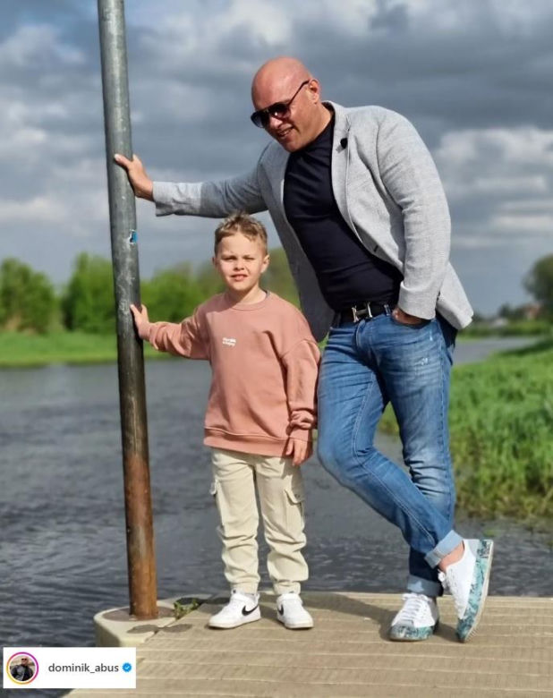 To z nią jest Dominik Abus z Googlebox. Przed telewizorem. Jego partnerka to prawdziwa piękność