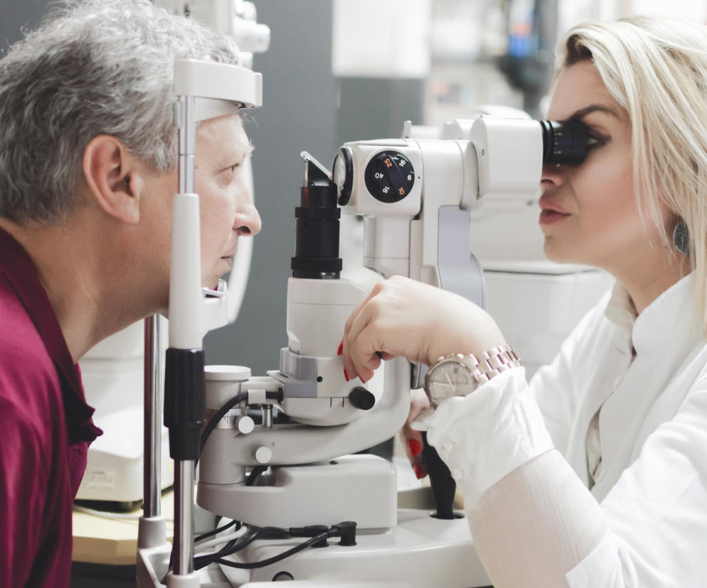 Cukrzyca po cichu niszczy wzrok, a pacjenci o tym nie wiedzą. Lekarka wskazuje listę badań, które ratują oczy