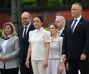 Skromnie i zachwycająco. Marta Nawrocka pokazała klasę na Filipinach
