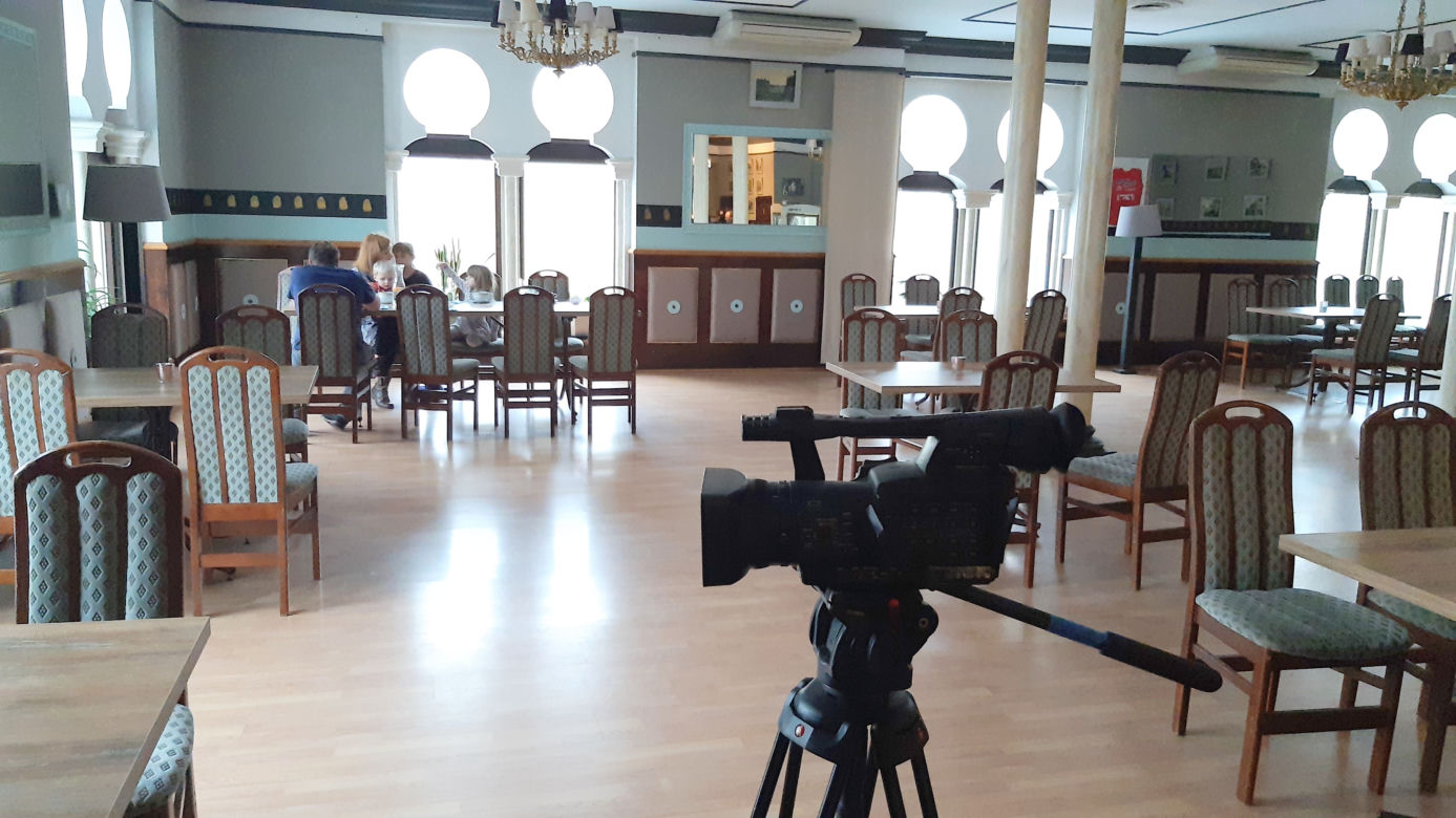 Restauracja zamieniła się w studio telewizyjne