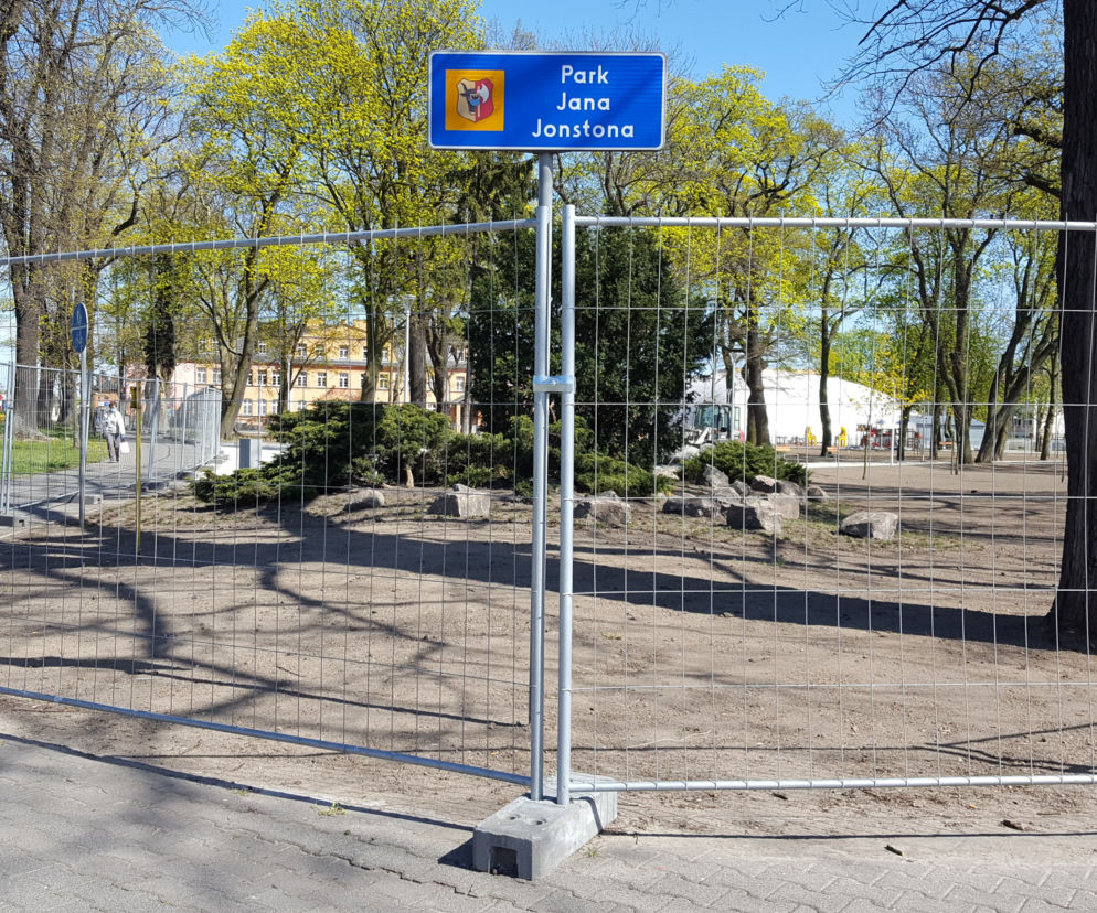 Od dziś otwarte lasy i parki. Ale parki Heermanna i Jonstona w Lesznie wciąż ogrodzone  