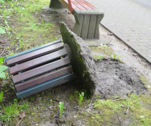 Łaziska. Tornado GŁUPOTY na ścieżkach zdrowia! Wandale wszystko zniszczyli