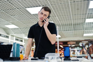 Handel w niedzielę wróci do sklepów? Jest pomysł minister, ale pracownicy mówią „nie”! 