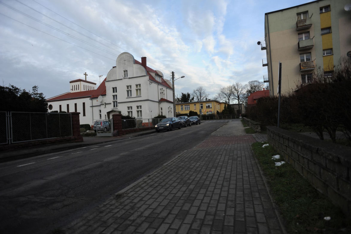 Ksiądz siał zgorszenie na ulicy w centrum Gryfic?