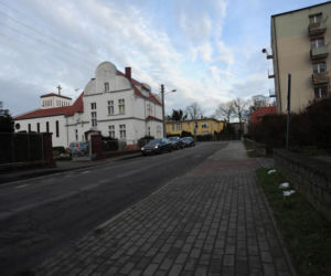 Ksiądz siał zgorszenie na ulicy w centrum Gryfic?