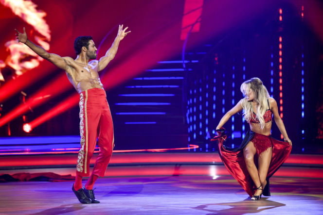 Gamou Fall i przepiekne tancerki w TzG